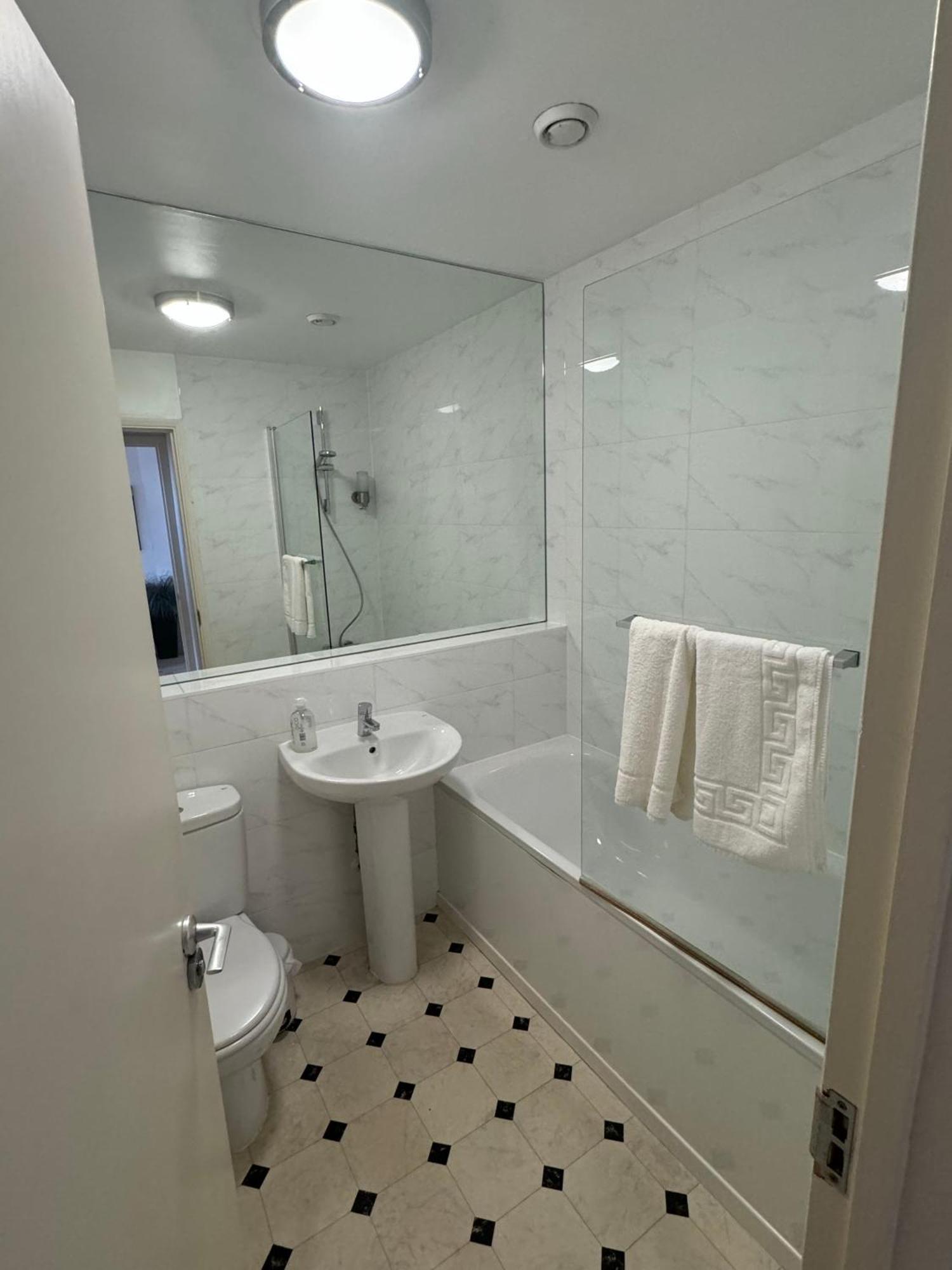 Super Flat For Up To 4 People